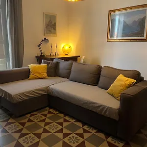 Casa Caruso , Aeroporto di Catania Fontana Rossa Italia